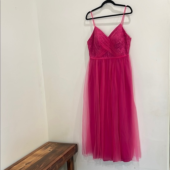 Azazie Layla Dress In Pink/Fuchsia Size A14 - Picture 1 of 16